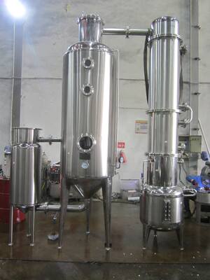 qualidade 1.5 - 10m2 Evaporador de vácuo rotativo de arrefecimento 350 Kg/H - 2000 Kg/H 2l Rotovap fábrica